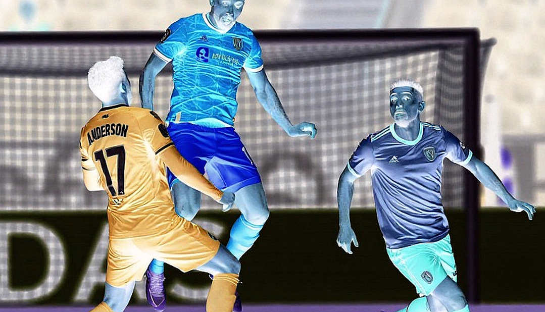 Sự thinh lặng của Carrow Road: Khi khán đài trống là một nhân vật