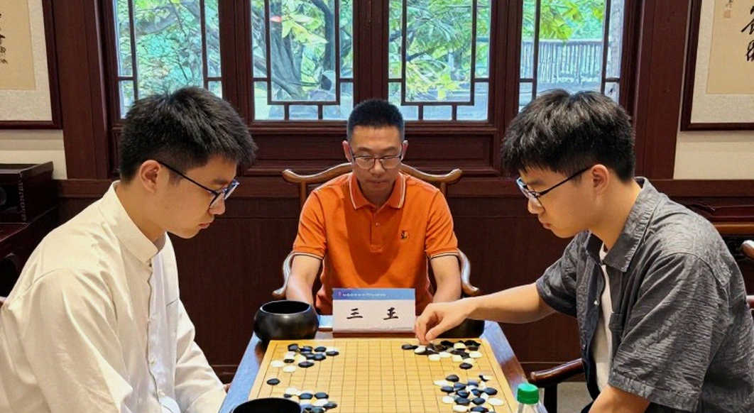 Lời khen từ Magnus Carlsen dành cho Praggnanandhaa: 'Tôi là người hâm mộ'