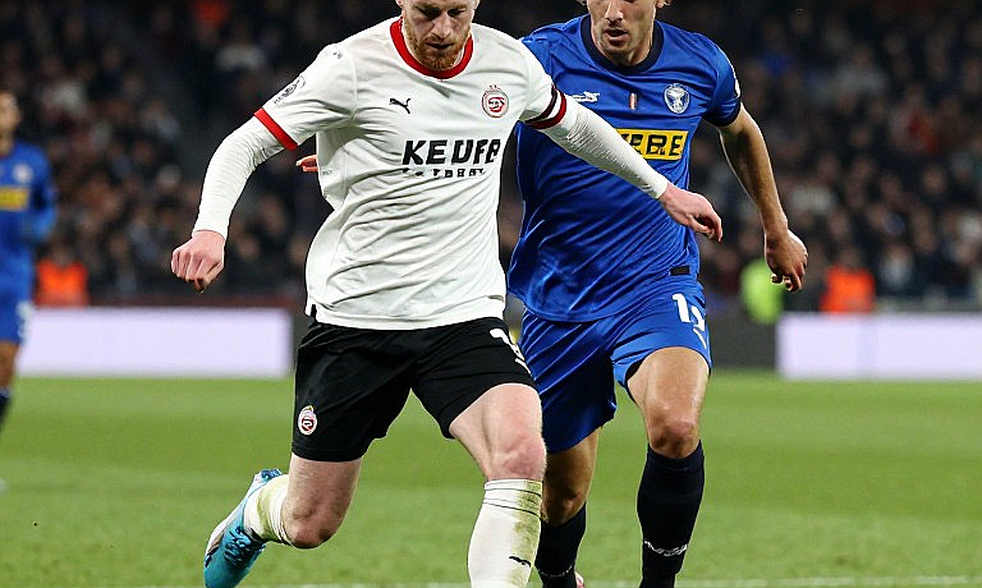 Nhà máy tài năng và cái bẫy của V.League: Điều sân tập kể mà bảng điểm không nói Nhà máy tài năng và cái bẫy của V.League: Điều sân tập kể mà bảng điểm không nói