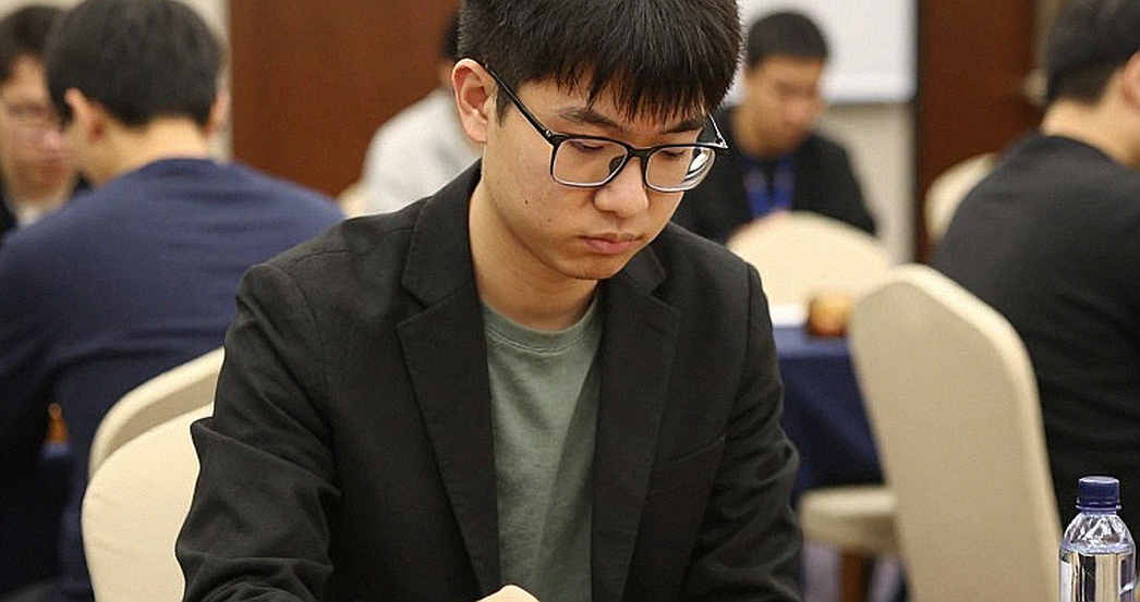GCL 2026: Nepomniachtchi bóp nghẹt Carlsen, hạ Sindarov bằng đồng hồ