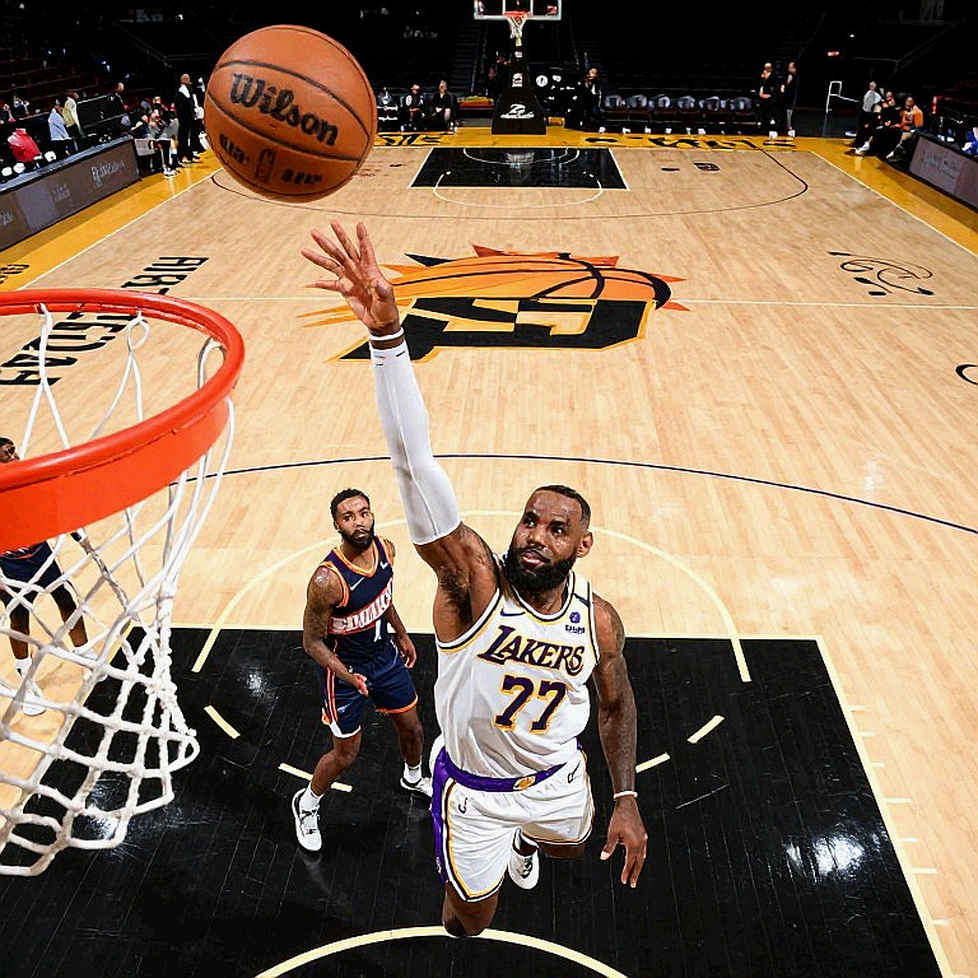 Curry Bị Giới Hạn Phút, Warriors Mất 4 Trụ Cột: Canh Bạc Sinh Tồn Trước Lakers