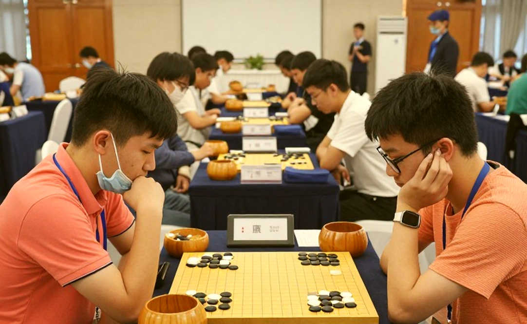 Chín trận thắng 4-0 ở Samarkand: Khi bảng điểm che khuất bàn cờ Chín trận thắng 4-0 ở Samarkand: Khi bảng điểm che khuất bàn cờ